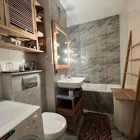 Zimmer Mit Blick Auf Den Fernsehturm In 3zimmer Wg * ベルリン