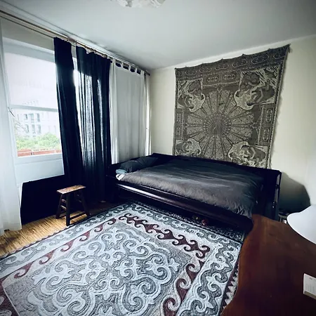 Zimmer Mit Blick Auf Den Fernsehturm In 3zimmer Wg Ubytování v soukromí