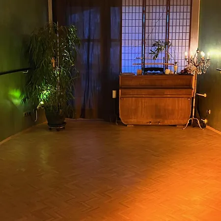 Elegant & Quiet Private Near Mitte Rum i privatbostad Berlin